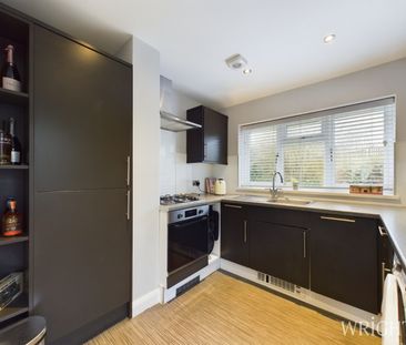 1 bedroom Apartment - Clare Crescent, Baldock - Photo 4