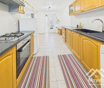 2 bedroom terraced house to rent - Photo 2