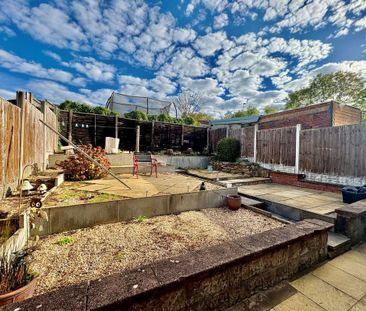 3 bedroom semi-detached house to rent - Photo 6
