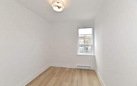 For Lease - 1105 Queen Street Unit# 2, Toronto, Ontario - Photo 4