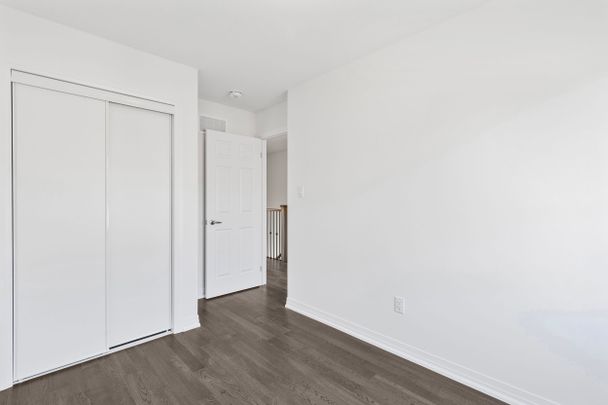 For Lease - 9 Lilac Lane, Thorold, Ontario - Photo 1