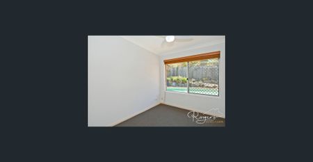 Family Home in Oxenford - Photo 5