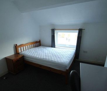 3 bedroom apartment to rent - Photo 3