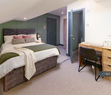 1 bedroom in a house share to rent - Photo 2