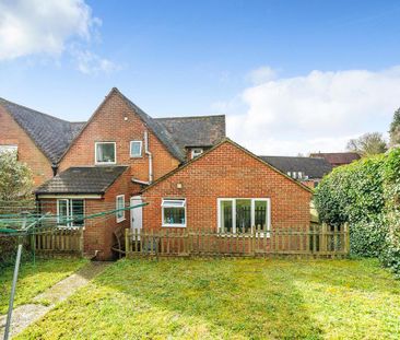 6 bedroom semi-detached house to rent - Photo 4