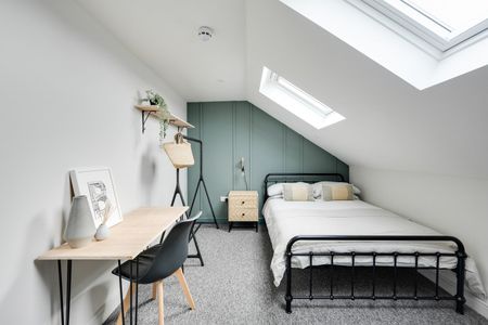 8 Bed Semi-Detached House, Mackie Grove, BS34 - Photo 3