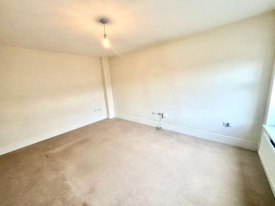 3 bedroom House To Let Total Size: 1054 SQ FT - Photo 1