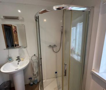 The Oval, Guildford - 3 bedrooms Property for lettings - Seymours - Photo 3