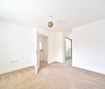 5 bedroom detached house to rent - Photo 3