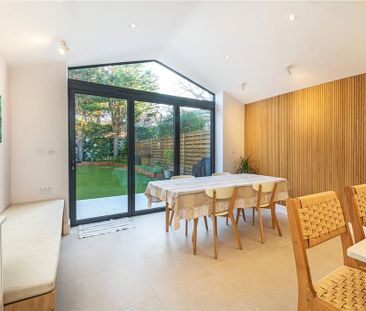 4 bedroom terraced house to rent - Photo 3