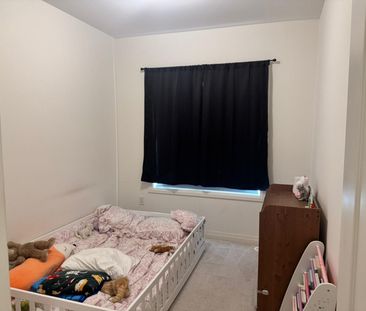 For Lease - 23 Prince William Boulevard, Clarington, Ontario - Photo 2