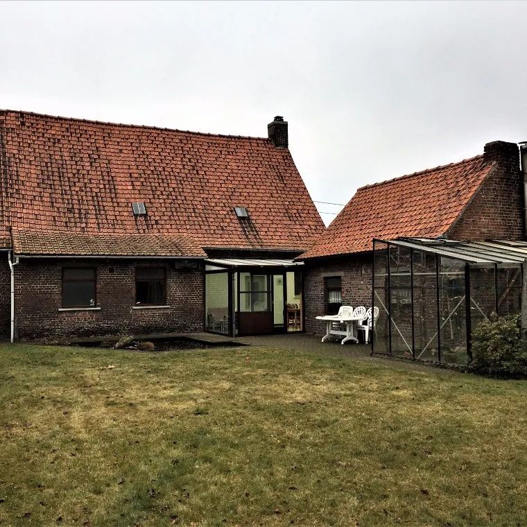 Rustig gelegen Hoeve-woning met magazijnen - Foto 1