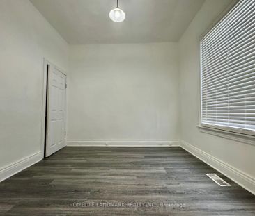 Detached Home For Lease | X8118646 - Photo 4