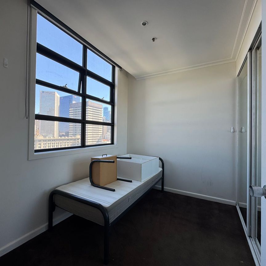 Prime 1-Bedroom Apartment in Melbourne CBD – Location, Convenience, and Style! - Photo 1