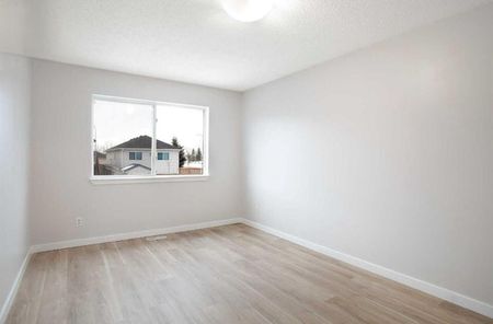 8 San Diego Manor Northeast, Calgary - Photo 2