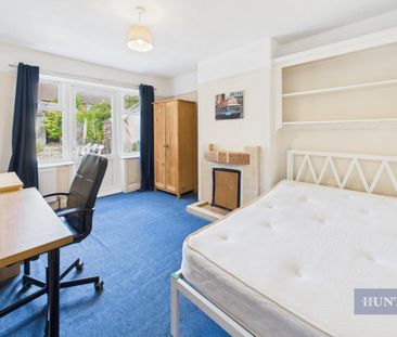 4 bedroom House To Let - Photo 5