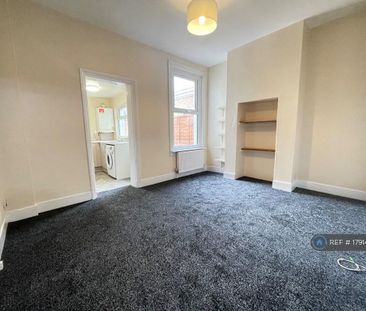 3 bedroom terraced house to rent - Photo 6