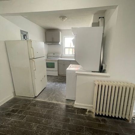 For Lease - 1516 Eglinton Avenue Unit# Apt 2, Toronto, Ontario - Photo 3