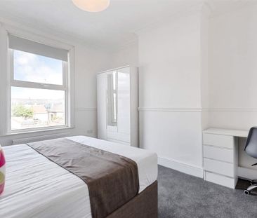 Lodge Causeway, Fishponds - Photo 1
