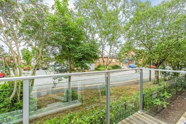 1 bedroom in a house share to rent - Photo 1