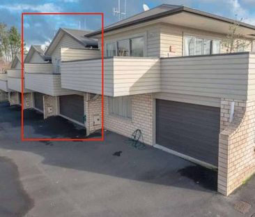 Modern 3-Bedroom Townhouse with Office - Photo 3