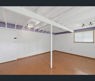 BREEZY BEACHSIDE HOME - Photo 3