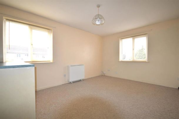 Lincoln Road, Peterborough, PE1 2PW - Photo 1