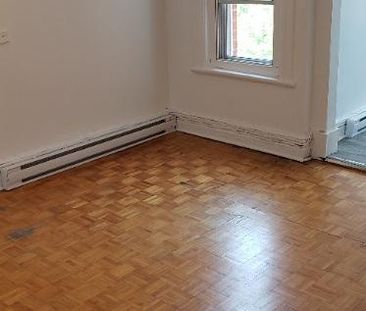 3 1/2 Métro Pie IX/Stationnement privé disponible - Photo 3