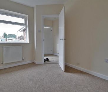 3 bedroom semi-detached bungalow to rent - Photo 4