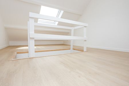 Gerenoveerde twee slaapkamer woning op top locatie - Photo 2