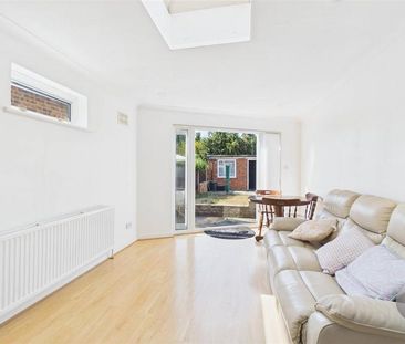 3 bedroom house to rent - Photo 3