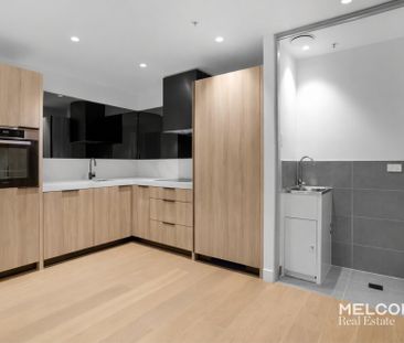 AT THE HEART OF IT - UNFURNISHED - Photo 6