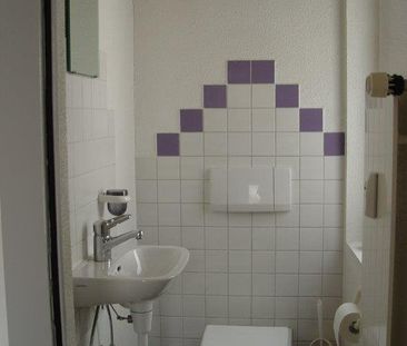 Schöne 2,5 Zimmer Wohnung mit Autoabstellplatz + Kellerraum - Foto 4