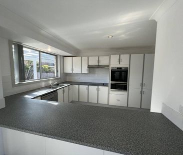 Charming Two-Bedroom Unit for Rent - Photo 1