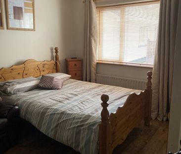 En-suite double bedroom - Photo 4