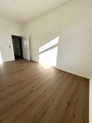 Hochwertige Mietwohnung im sanierten Altbau in zentraler Lage - Photo 1