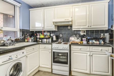 1 Bed Flat, Glastonbury House, SE12 - Photo 5