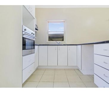 12 Irvine Street, Gwynneville, NSW 2500 - Photo 3