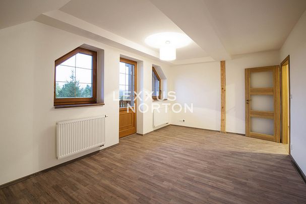 Pronájem domu 200 m² s pozemkem 2 900 m² - Photo 1