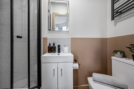 Room in a Shared House, Carmichael Road, SE25 - Photo 2