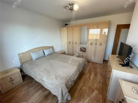 De inchiriat apartament cu 2 camere decomandate balcon si loc de parcare subteran in zona Turnisor din Sibiu - Photo 4