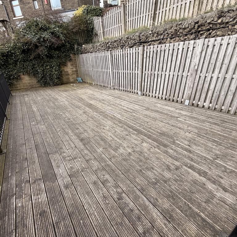 3 bedroom character property to rent - Photo 1