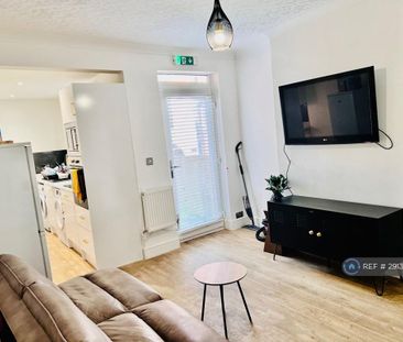 3 bedroom terraced house to rent - Photo 2
