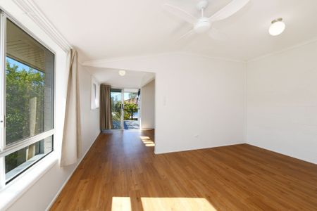 2-Bedroom Unit – Walk to Shelly Beach - Photo 3