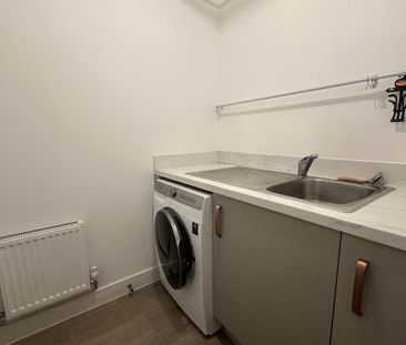 4 bedroom detached house to rent - Photo 1