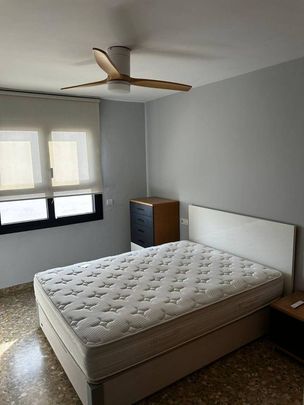 3 room luxury penthouse for rent in Valencia - Photo 1