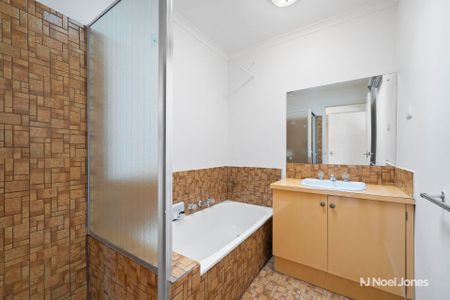 2/80 Warrandyte Road, RINGWOOD NORTH - Photo 2