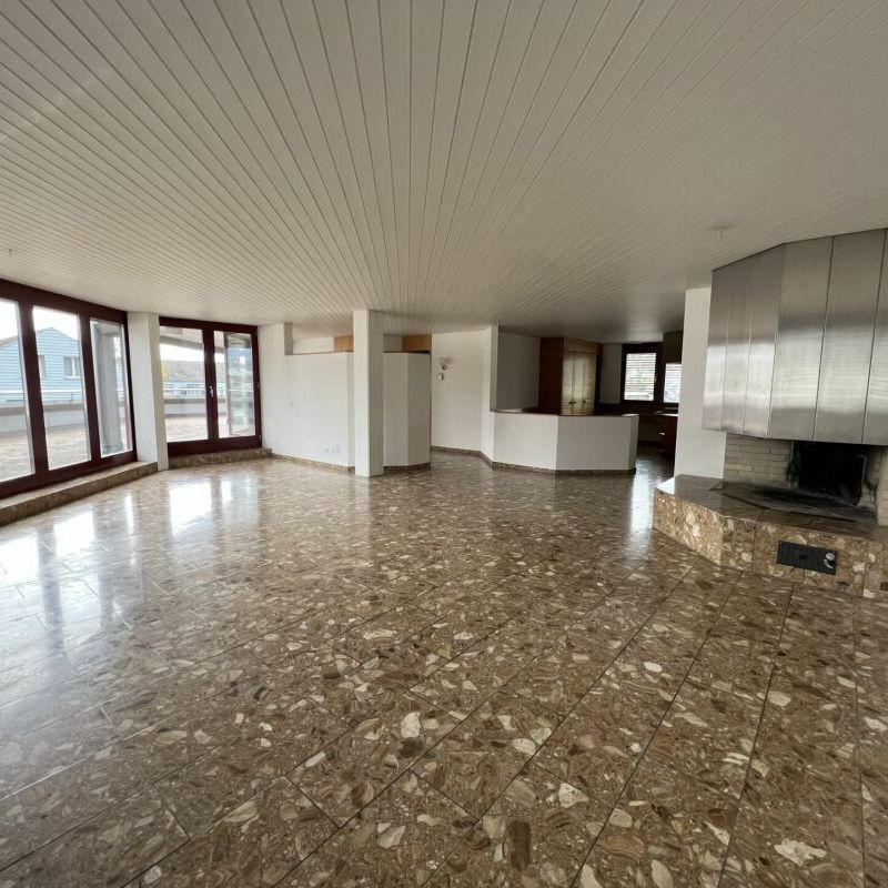 "Grosse Attikawohnung mit Blick auf die Aare in kleinem Gewerbehaus" - Photo 1