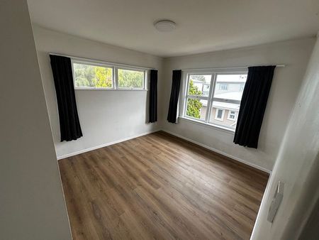 2 bedroom 1 bath unit - Photo 3