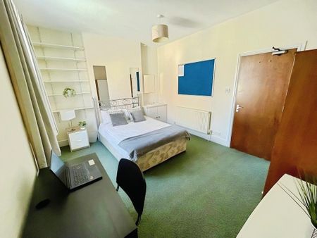 4 bedroom townhouse to rent - Photo 3